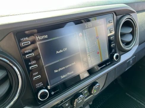 Used 2020 Toyota Tacoma TRD Off-Road w/ TRD Premium Off Road Package AWD/4WD image 33