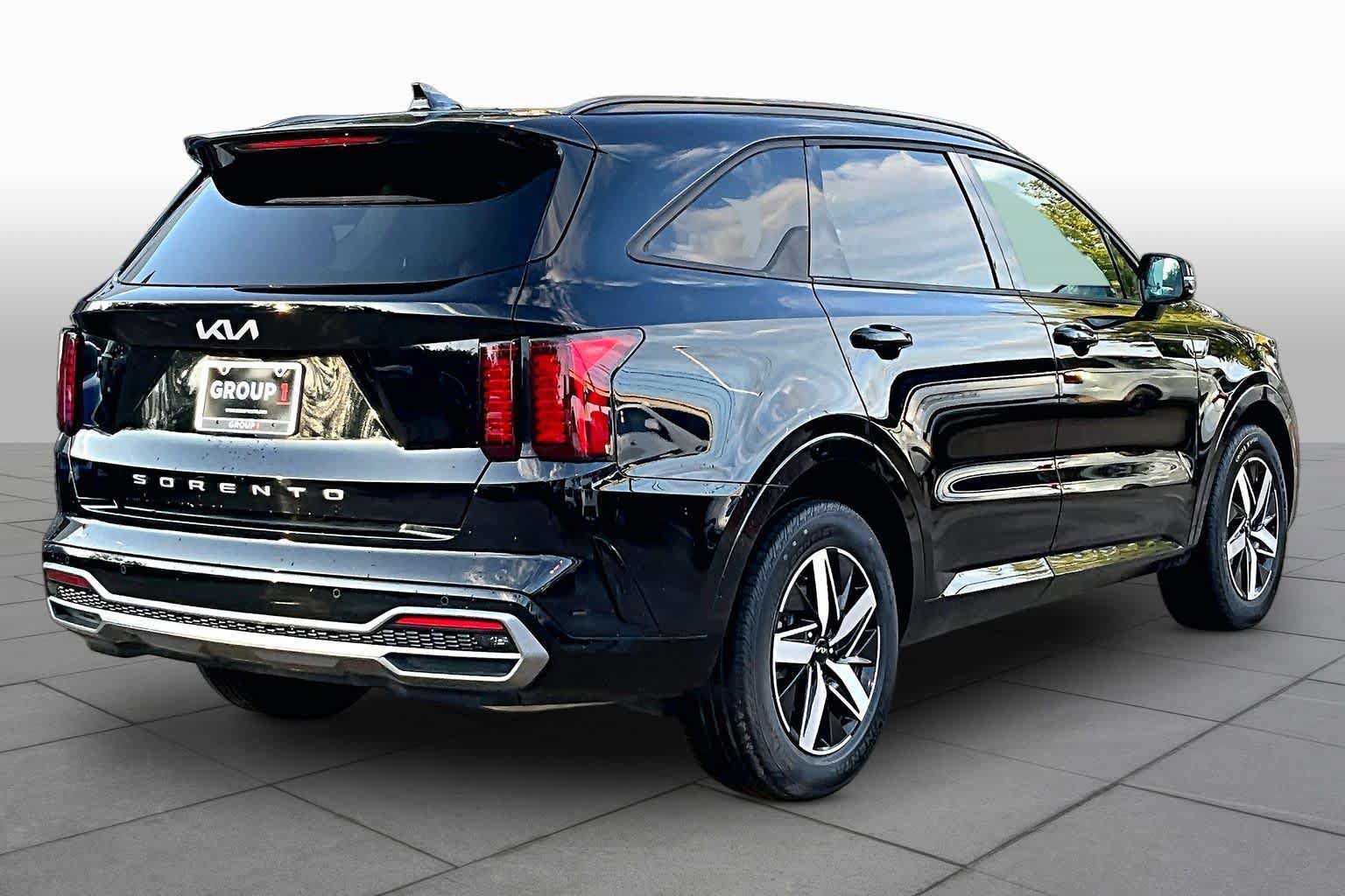 Used 2022 Kia Sorento S w/ Panoramic Sunroof Package FWD image 13