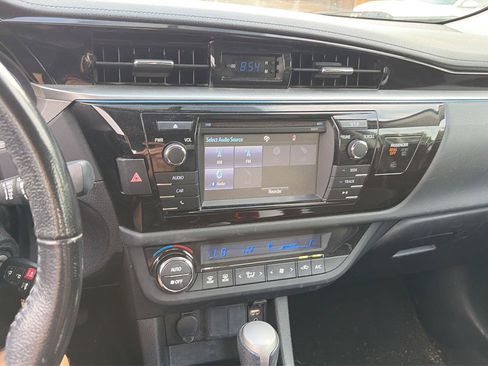 Used 2016 Toyota Corolla S FWD image 5