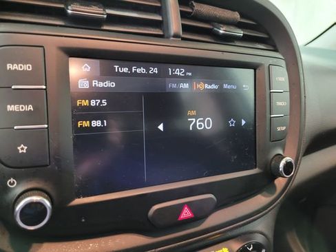 Used 2023 Kia Soul LX w/ LX Technology Package image 25