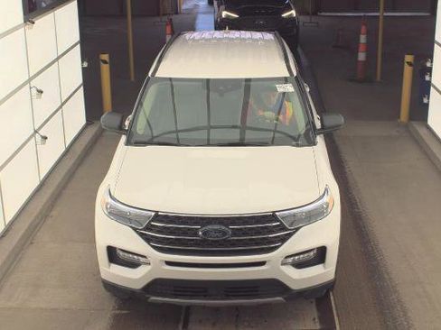 Used 2023 Ford Explorer XLT w/ Equipment Group 202A image 2