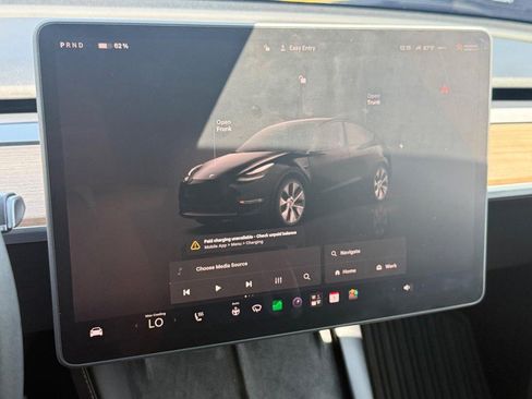 Used 2022 Tesla Model Y Long Range AWD/4WD image 21