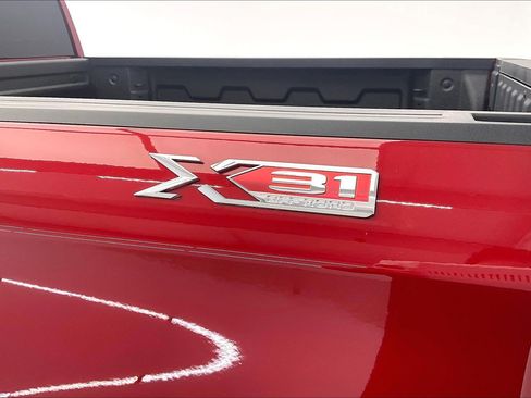 New 2026 GMC Sierra 1500 SLT w/ SLT Premium Package AWD/4WD image 17