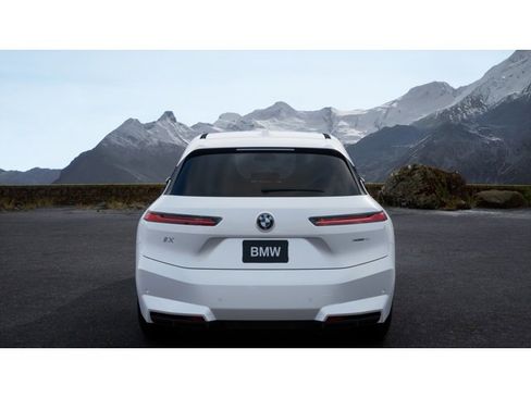 New 2026 BMW iX xDrive45 image 5