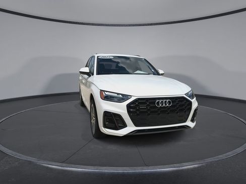 Used 2025 Audi Q5 2.0T Premium w/ Convenience Plus Package AWD/4WD image 3