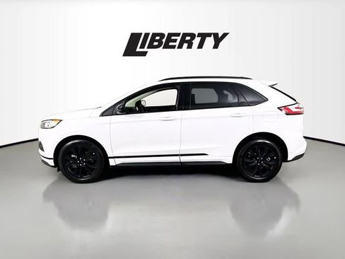 Used 2023 Ford Edge SE w/ Black Appearance Package image 4