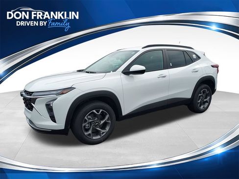 New 2026 Chevrolet Trax LT w/ Driver Confidence Package FWD image 1