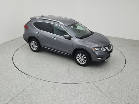 Used 2017 Nissan Rogue SL image 14