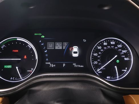 Used 2019 Toyota Avalon Limited image 4