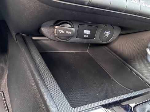 Used 2025 Hyundai Elantra SE FWD image 27