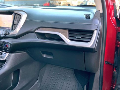 Used 2023 GMC Terrain Denali w/ Denali Premium Package image 18