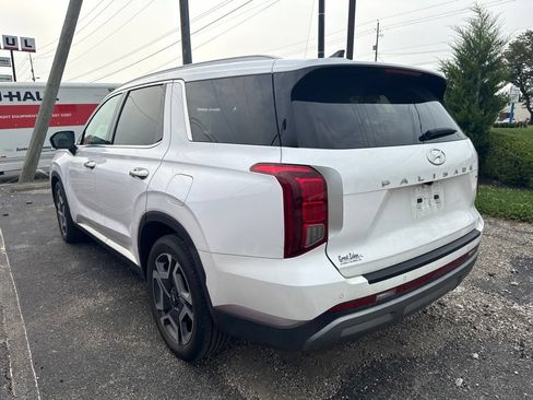 Used 2024 Hyundai Palisade SEL w/ Premium Package AWD/4WD image 3