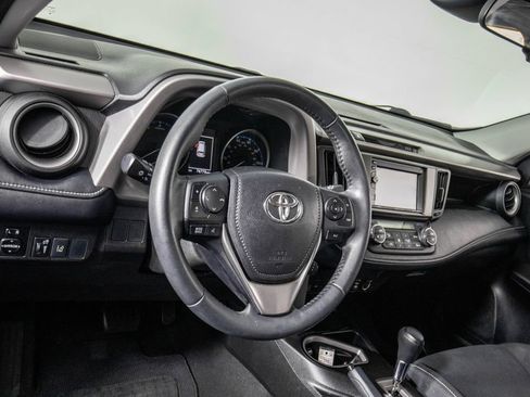 Used 2018 Toyota RAV4 XLE w/ Plus Extra Value Package FWD image 14