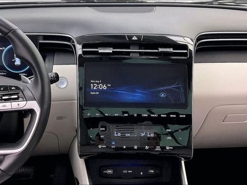 Certified 2024 Hyundai Tucson Limited FWD image 6