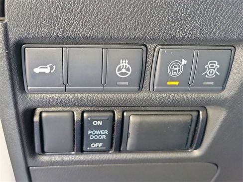 Used 2020 Nissan Armada Platinum image 25