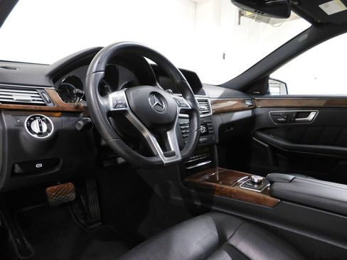 Used 2013 Mercedes-Benz E 350 4MATIC Sedan image 32