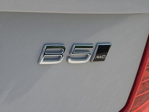 Used 2023 Volvo XC90 B5 Plus image 6