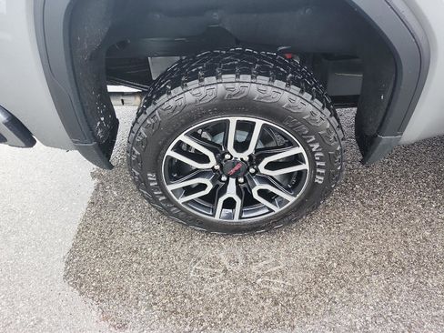 Used 2025 GMC Sierra 1500 AT4 w/ AT4 Premium Package image 5