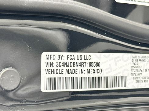 Used 2024 Jeep Compass Latitude AWD/4WD image 29