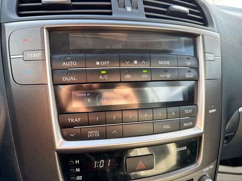 Used 2013 Lexus IS 250C w/ Luxury Pkg image 14