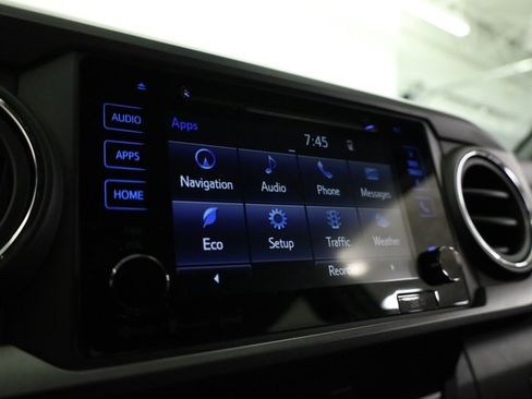 Used 2019 Toyota Tacoma TRD Sport image 17