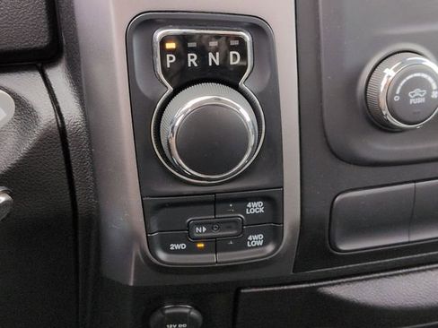 Used 2022 RAM 1500 Classic SLT image 28