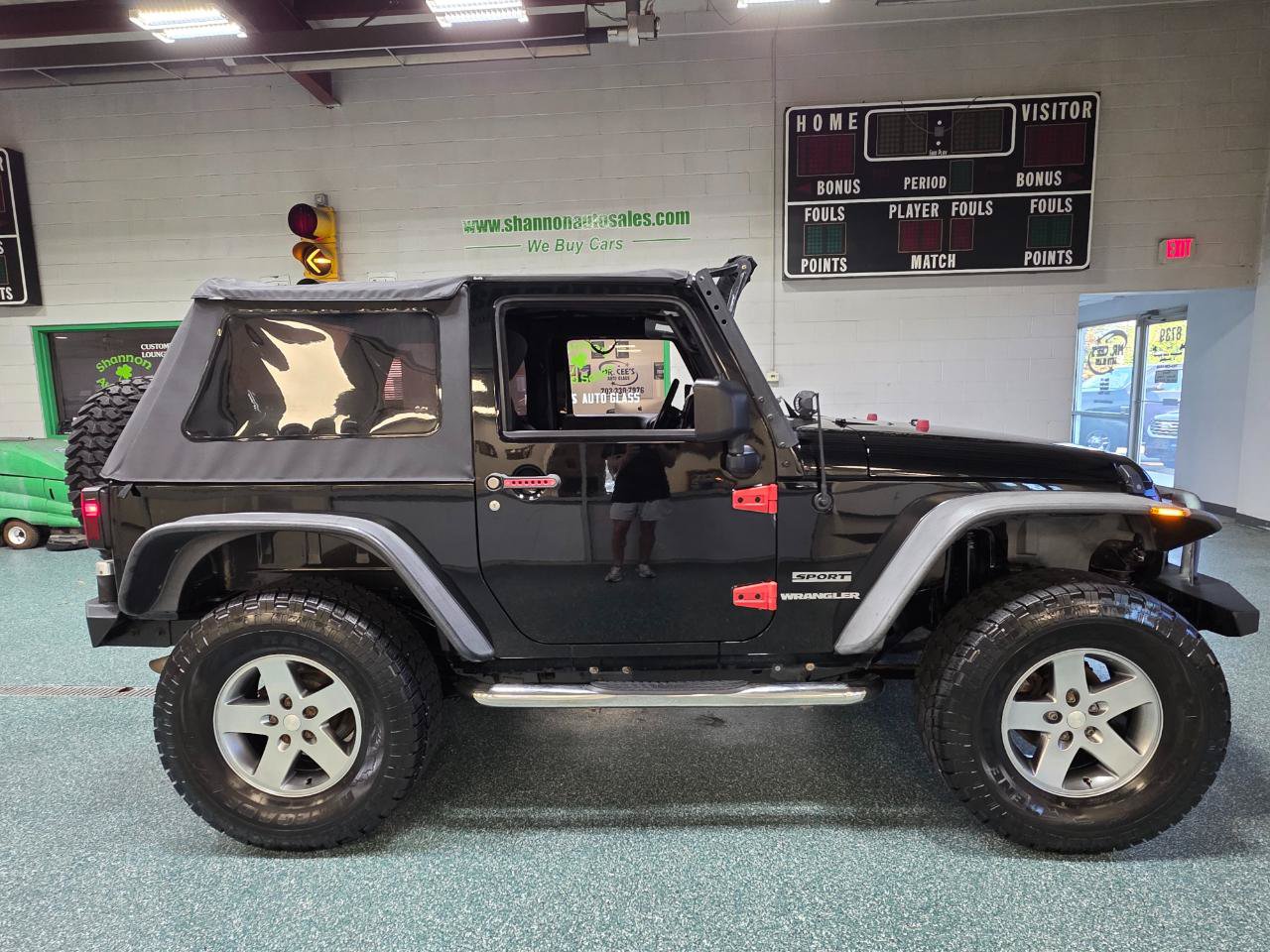 Used 2013 Jeep Wrangler Sport w/ Connectivity Group AWD/4WD image 5