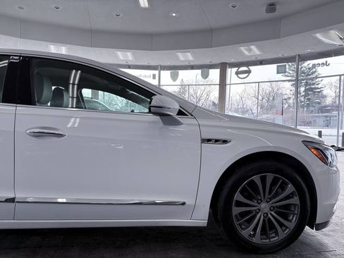 Used 2017 Buick LaCrosse Essence image 6