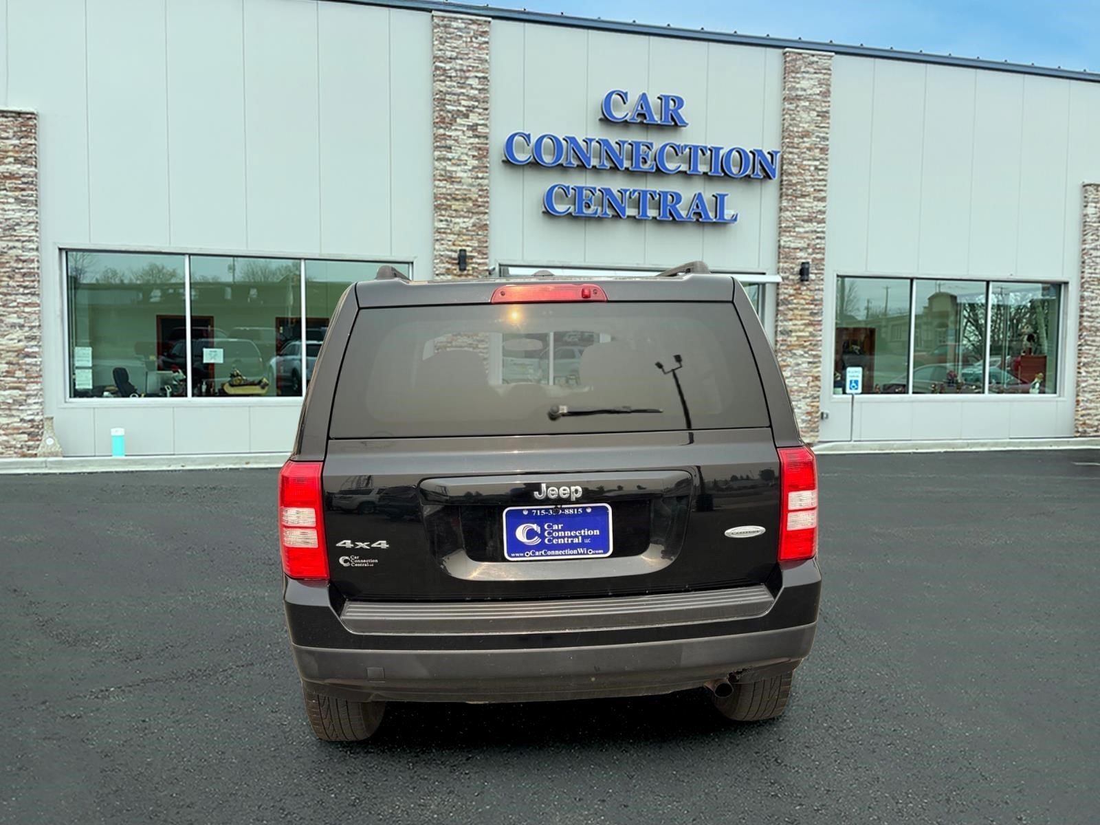 Used 2016 Jeep Patriot Latitude AWD/4WD image 3