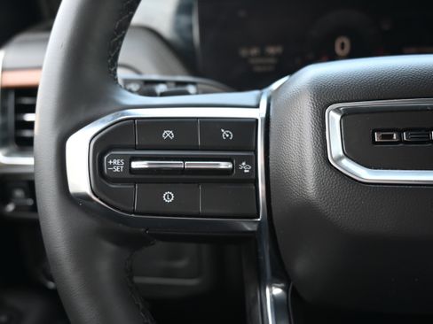 Used 2025 GMC Yukon Denali image 32