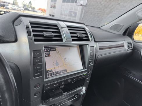 Used 2017 Lexus GX 460 image 20