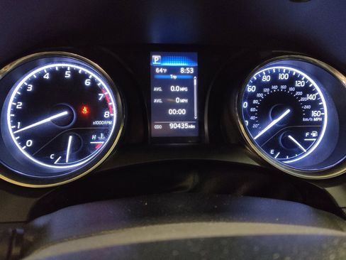 Used 2019 Toyota Camry SE image 23