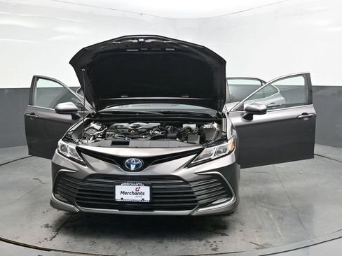 Used 2021 Toyota Camry LE image 39