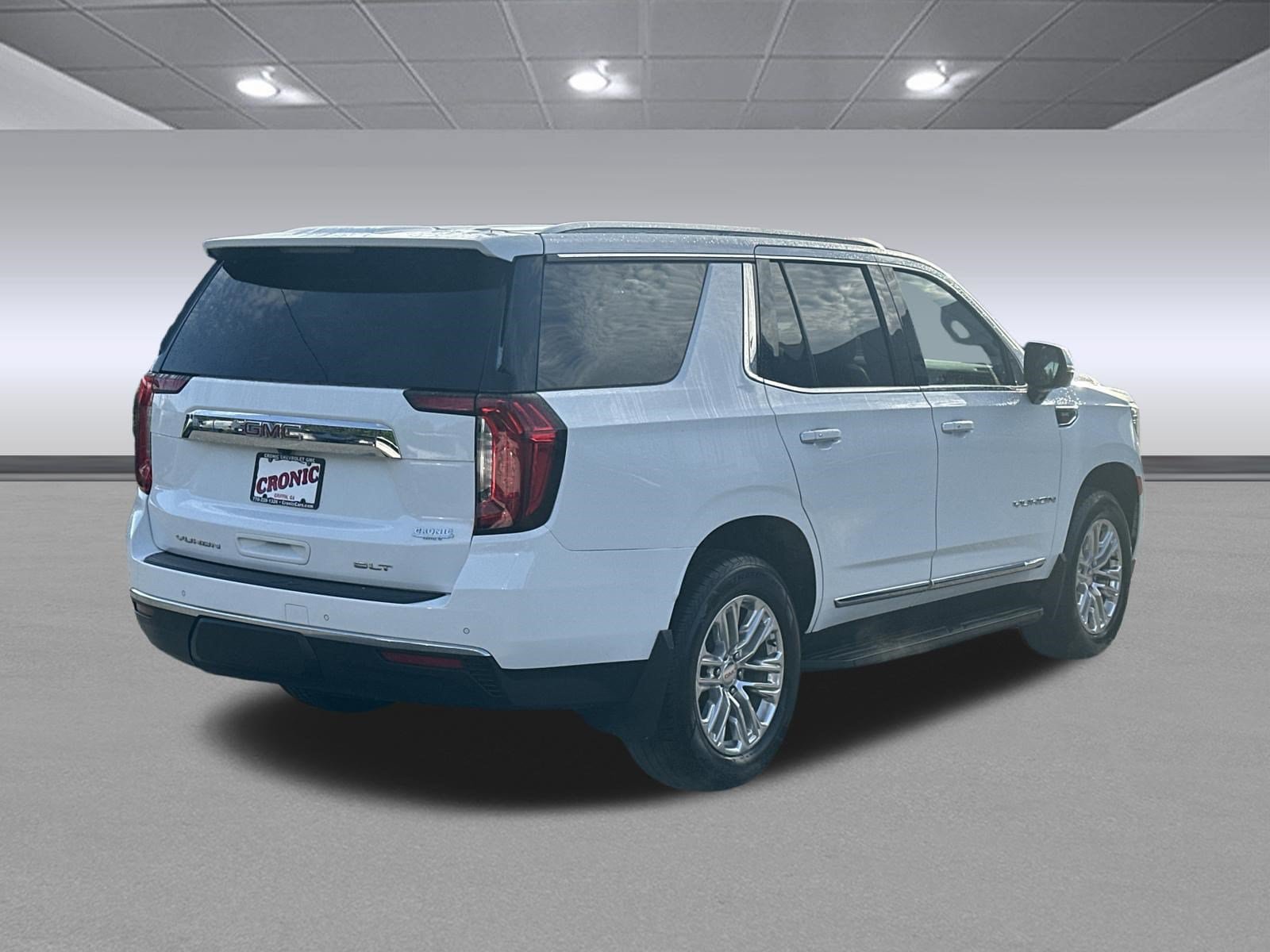 Used 2024 GMC Yukon SLT w/ SLT Luxury Package AWD/4WD image 3