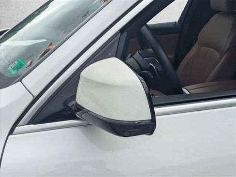 Used 2022 BMW X7 xDrive40i w/ Premium Package image 14