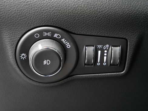 New 2026 Jeep Compass Limited w/ Sun, Sound & Navigation Group image 14