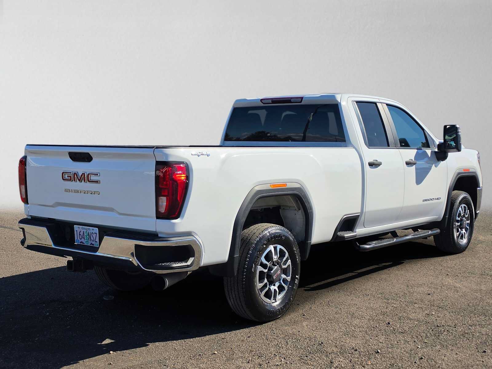 Used 2022 GMC Sierra 3500 Pro w/ Gooseneck/5TH Wheel Package AWD/4WD image 3