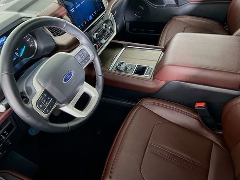 Used 2023 Ford Expedition Max Limited image 23