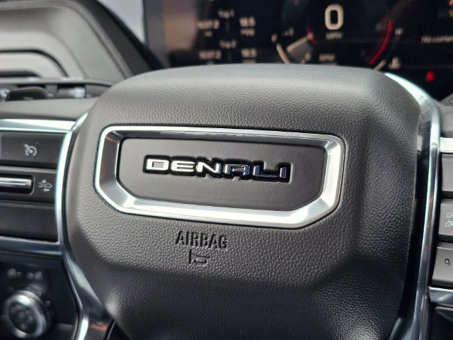 Used 2025 GMC Yukon Denali AWD/4WD image 35