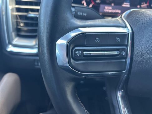 Used 2024 GMC Canyon Denali AWD/4WD image 18