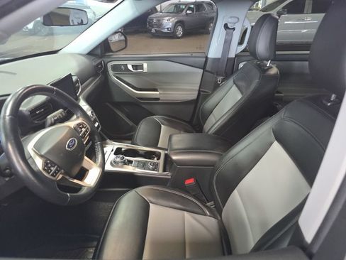 Used 2022 Ford Explorer XLT w/ Equipment Group 202A AWD/4WD image 6