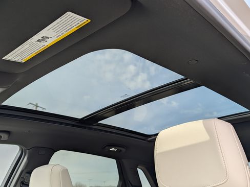 Used 2026 Cadillac XT5 Sportv w/ LPO, Floor Liner Package AWD/4WD image 29