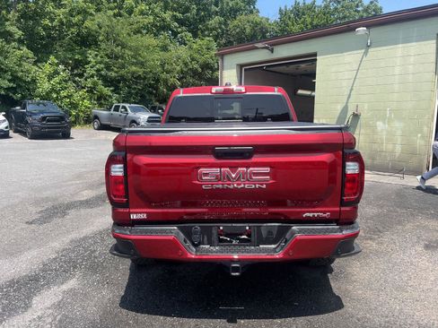 Used 2024 GMC Canyon AT4 w/ AT4 Premium Package AWD/4WD image 4