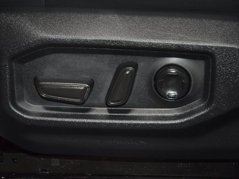 Used 2024 Toyota Tundra Platinum AWD/4WD image 34