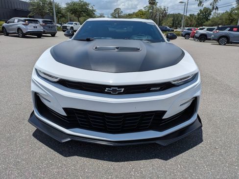 Used 2020 Chevrolet Camaro SS RWD image 9