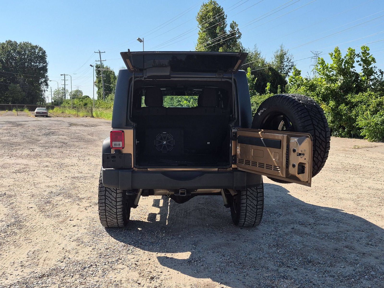 Used 2015 Jeep Wrangler Unlimited Sport w/ Quick Order Package 24S AWD/4WD image 4