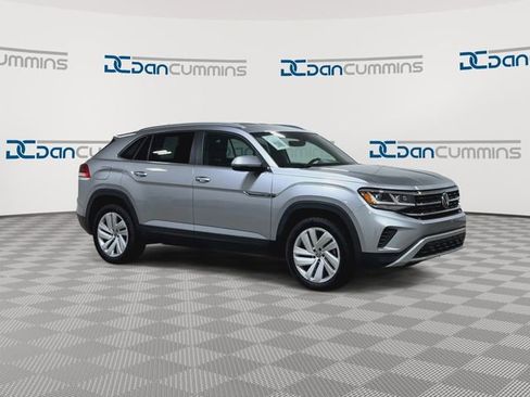 Used 2020 Volkswagen Atlas Cross Sport SE w/ Towing Package AWD/4WD image 2