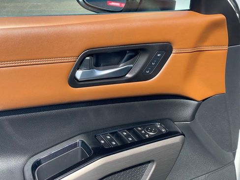 Certified 2022 Nissan Pathfinder Platinum w/ Cargo Package image 10