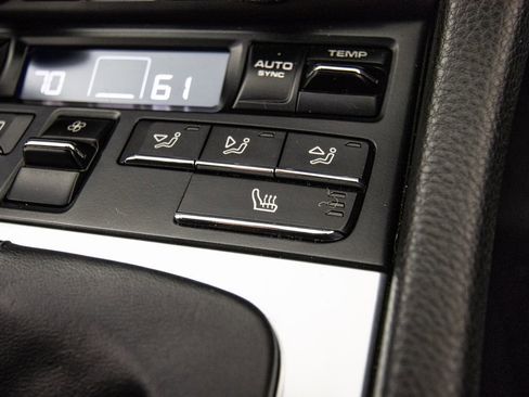 Used 2015 Porsche 911 Carrera image 21