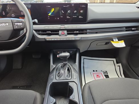 New 2026 Kia K4 FWD image 10